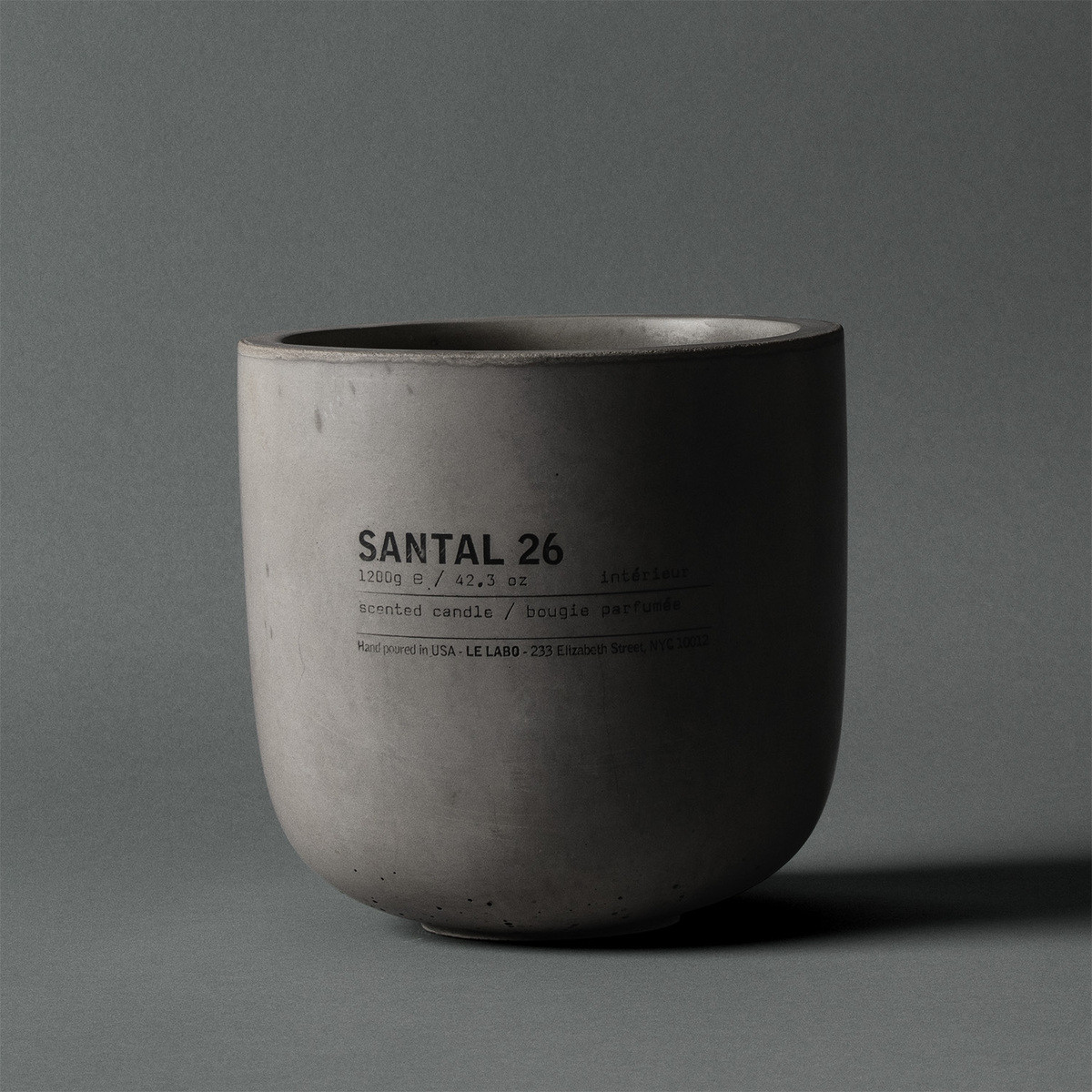 SANTAL 26 | Large Concrete Candle | Le Labo Fragrances
